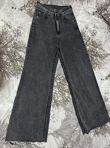 off white duks: Qadın üçün geniş kəsimli cins şalvar

Джинсы женские размер S — 2