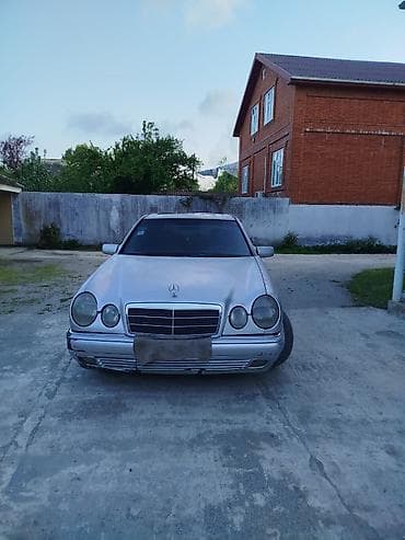111 motor mercedes: Mercedes-Benz E-Class: 2.2 l | 1998 il Sedan — 1