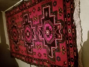 2023 test toplusu: Qədim naxışlı xalça - Parlaq çəhrayı-qırmızı fon üzərində qara və ağ — 1