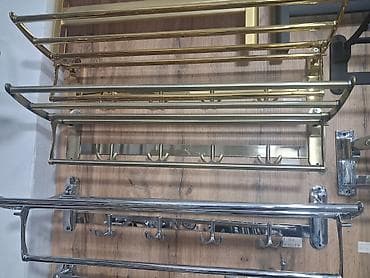 Divar üçün metal paltar asılqanı və rəf kombinasiyası - Material