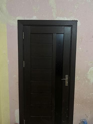 - Otaq/qapı dəsti: tünd qəhvəyi rəngli, müasir üslubda - Material
