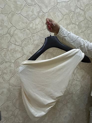 Костюмы: Qadın kofta – asimmetrik, tək çiyinli model - Rəng: krem/ekru - — 1
