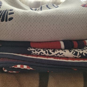 iydə tozunun qiyməti: Güllü nazik sindifon adyal 5 az İkiüzlü qalın adyal 1i 15 azn Boz yun — 2