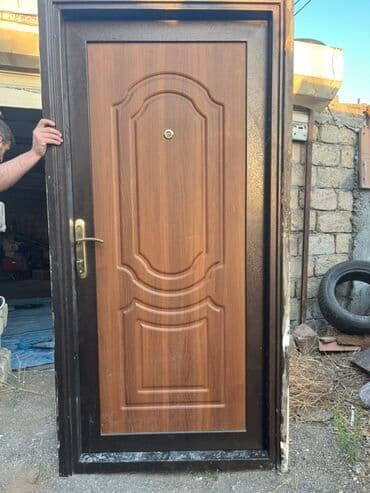Mənzil üçün İşlənmiş Giriş qapısı 100x210 sm Çərçivə ilə, Zəmanətsiz, Ödənişli quraşdırma, Ünvandan götürmə lalafo.az -da Mənzil üçün İşlənmiş Giriş qapısı 100x210 sm Çərçivə ilə, Zəmanətsiz, Ödənişli quraşdırma, Ünvandan götürmə