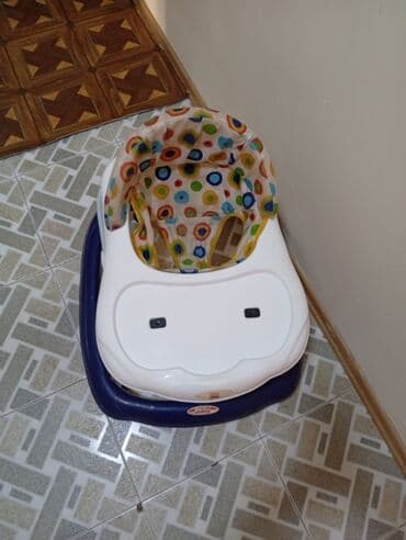 uwaq: Mavi rəngdə uşaq gəzdiricisi. Gəzdirici tənzimlənən hündürlüyə — 3