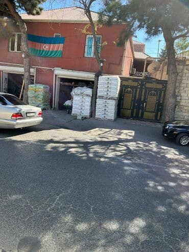 konteyner mağaza: Yeni Ramanada, Kolleci və Şamlığı keçdikdən sonra, əsas yolun — 2