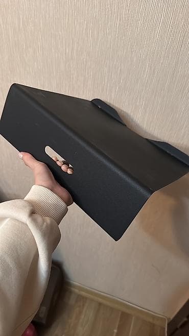 Az istifadə olunub, yeni kimidir. 28 may metrosunu çatdırıla bilər