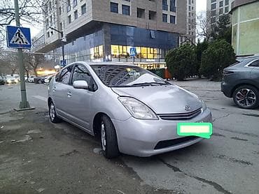 opel vectra a: Toyota Prius, gümüşü rəng, 5 qapılı liftbek. Hibrid benzin-elektrik — 8