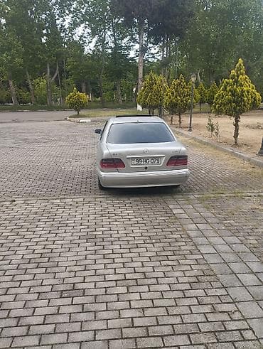 haojue tr 150: Mercedes-Benz E-Class: 2.7 l | 2001 il Sedan — 6