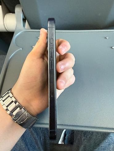 iphone 15 pro ekran: IPhone 15 Pro, 256 GB, Space Gray, Face ID — 3