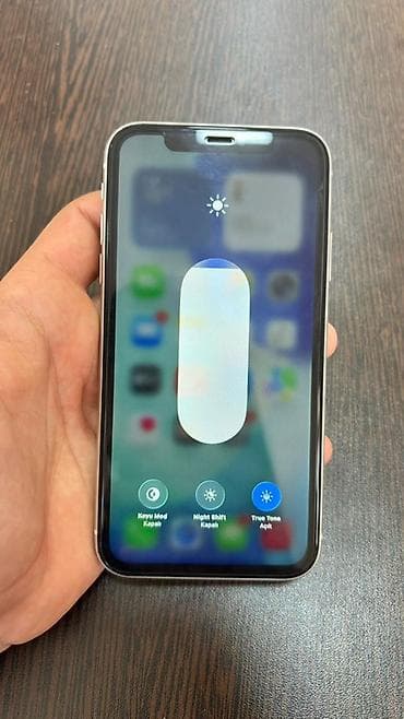 z fold 6: IPhone 11, 64 GB, Gümüşü, Face ID — 2