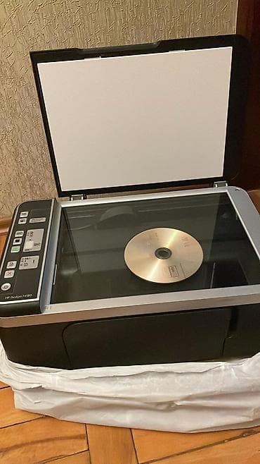 Printer Az islenib,Renglidi Qiymet 100 azn Unvan yasamal