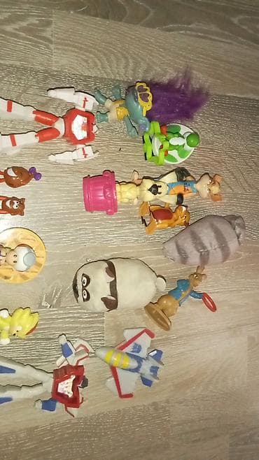 oyun maneji: Uşaq oyuncaqları dəsti - Müxtəlif fiqurlar və miniatürlər: robotlar — 1
