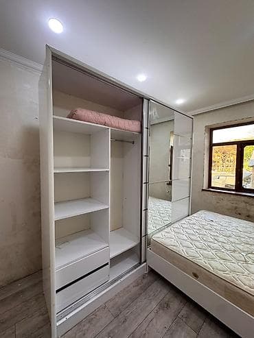 iwlenmiw qapi: İşlənmiş, 3 qapılı, Güzgülü, Ağ, Taxta, Kupe, Düz dolab — 3