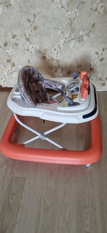 işlənmiş arisdon: Uşaq xərəkçisi (xodunok) az işlənmiş. - Rəng: ağ/göy-boz üst hissə — 1