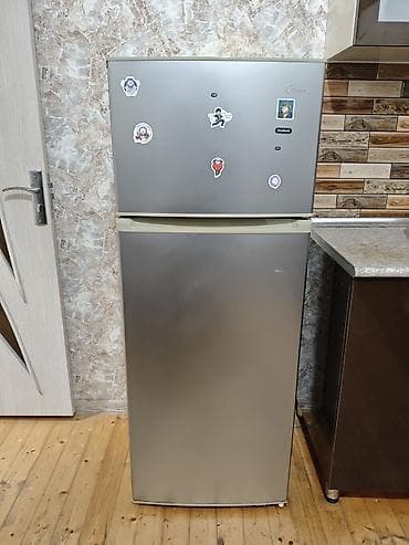 sharp soyuducu servis: İşlənmiş 2 qapılı Midea Soyuducu Satılır, rəng - Boz, Dolab içi — 1