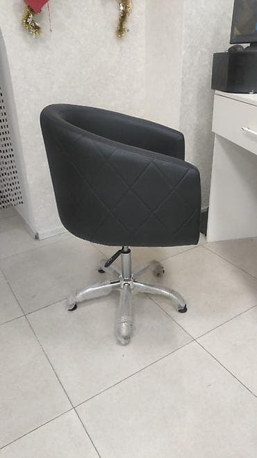 paletdən mebel: 2 ədəd salon kreslosu 1i 200 Azn❗Yenidir,heç işlənməyib.Ünvan — 3