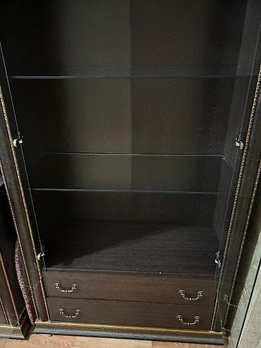 ref: Şüşəli dolab vitrini, Yeni, Ünvandan götürmə — 3