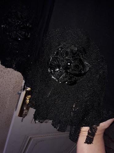 qadin paltar: Qara ətək – zərif krujeva və güllü bəzəkli - Rəng: klassik qara - — 4