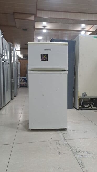 2 qapılı Beko Soyuducu Satılır, rəng - Ağ, Təkərli