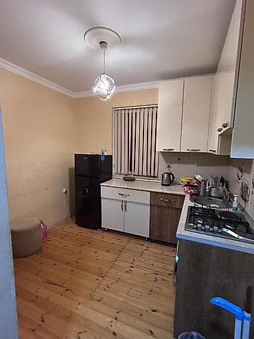 1 комнатная квартира снять: 1 otaqlı mənzil (studiyo tipli deyil) Plan: - Girişdə kiçik xoll - — 2