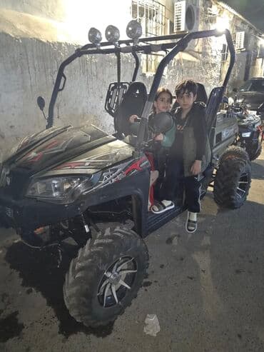 Off-road buggy/UTV - Güclü off-road təkərləri və yüksək klirens –