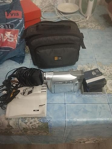 video kamera canon: Canon MV800 MiniDV video kamera (PAL) Xüsusiyyətlər: - Format: MiniDV — 3