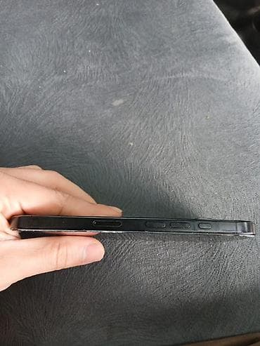 corn 20: IPhone 16 Pro, 256 GB, Qara — 4