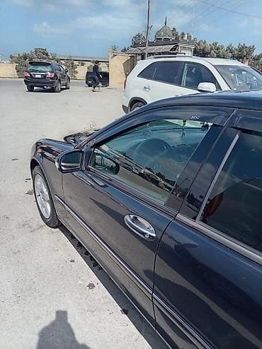 volkswagen tiguan 1 4: Mercedes-Benz C-Class sedan - Kuzov: sedan, tünd rəng - Nömrə: AZ — 2