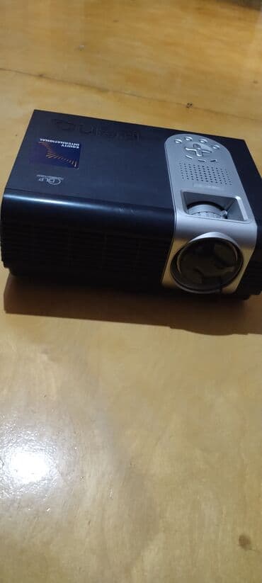 ev ucun soyducular: Portativ Proyektor BenQ — 1