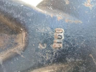 yer şumlayan traktor: Avtomobil üçün ön asqı “üst qol” (triqon/üst qolluq) hissəsi - V — 2