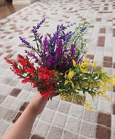 dekarativ guller: Tebii güllerden ferqlenmeyen çox gözel,rəngarəng dekorativ güllər.5 — 2