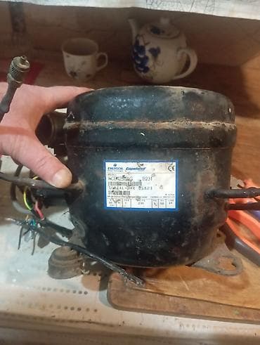 Холодильное оборудование: Emerson Copeland hermetik kompressor Model: KCBM25HAG (etiketdə — 1