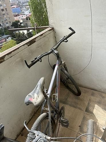 Şəhər və yüngül off-road üçün universal velosiped. Xüsusiyyətlər: - — 3