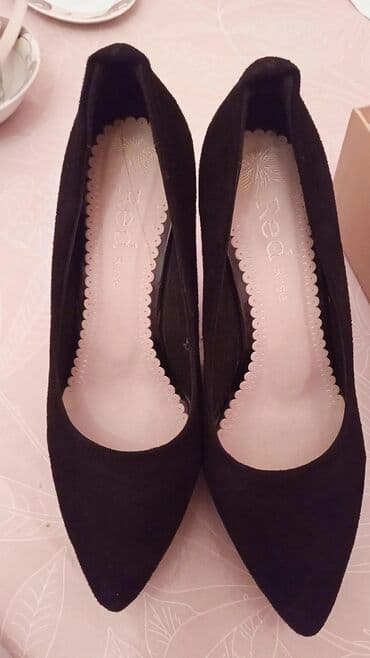 женские бежевые замшевые туфли: Туфли, Размер: 35, цвет - Черный, Новый — 1