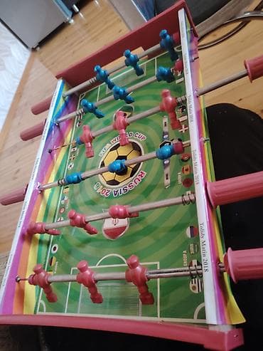 Uşaq oyuncağı masa üstü futbol oyunu