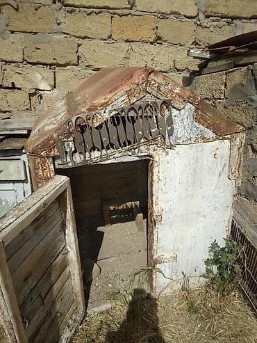 it üçün sinelik: Metallik it evi / Küçük heyvan üçün qapalı yuva qusxana - Material — 1