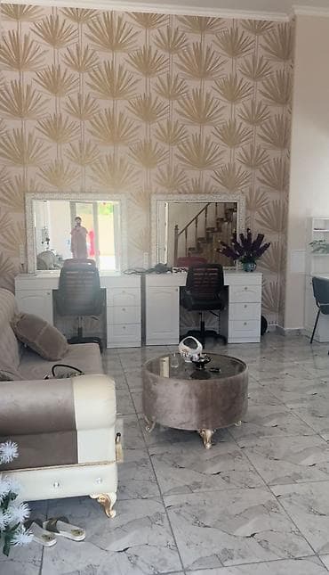 ev seraitinde is axtariram: Dırnaq ustası tələb olunur, Yerin icarəsi, 1 ildən az təcrübə — 5