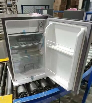 portativ hipotermik (soyuducu) paket konteyner: Kompakt mini soyuducu - Rəng: gümüşü ön panel, tünd yan panellər - — 2