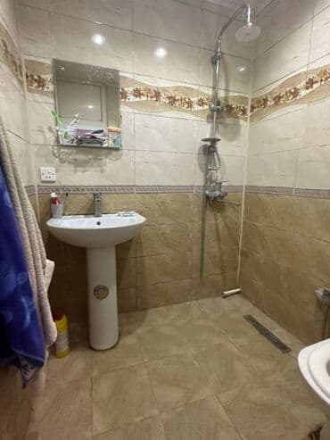 ağ şeher evler: Bakı, Yeni Günəşli Massiv A, 3 otaqlı, Köhnə tikili, 70 kv. m — 9