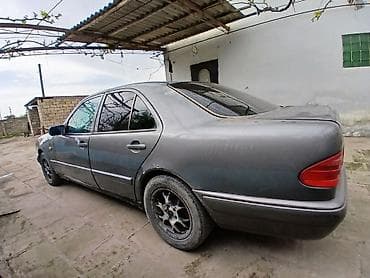 bmw f10 stop: Mercedes-Benz E‑Class W210 sedan - Kuzov: boz rəng, 4 qapılı sedan - — 5