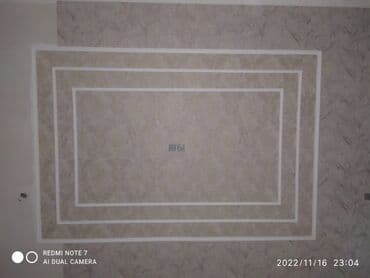 Dekorativ divar paneli – klassik naxışlı, krem-bej tonlarında -