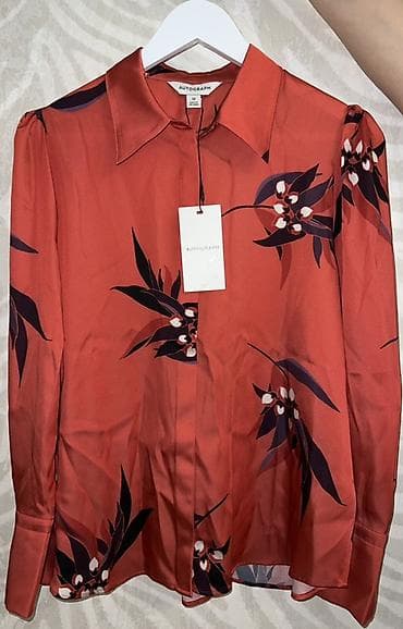 Brend: Autograph Məhsul: Qadın köynəyi - Rəng: pas-qırmızı tonlarda -