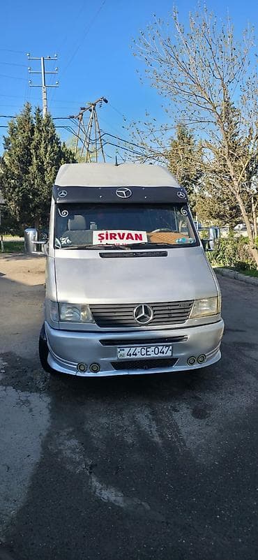 maşın avtomobil: Mercedes-Benz Sprinter mikroavtobus — 1