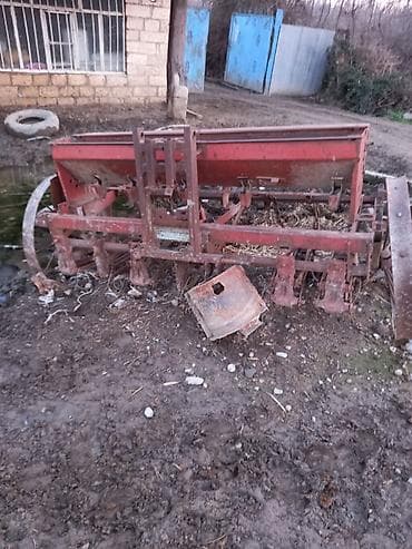 04 maşın: Traktor 2008 il, motor 0.5 l, İşlənmiş — 1