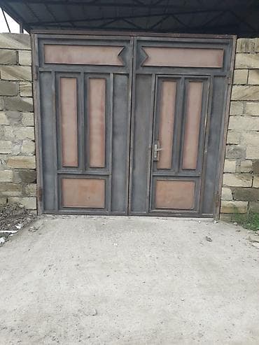 350₼ darvaza satılır
2,50 hundurlük 2,60 eni 
Mehdiabad