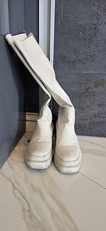 Çəkmələr: Ağ rəngli uzun çəkmələr - Model: dizə yaxın hündürlüklü, dartılmadan — 1