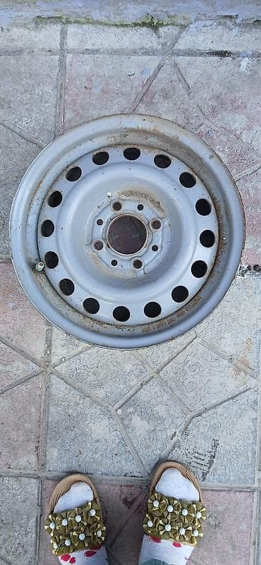 diski mersedes sprinter r16: Polad disk təkər – 1 ədəd - Material: polad - Rəng: boz - Dizayn — 1