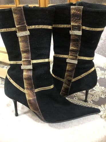 Tərliklər: Qısaboğaz, Bershka, Ölçü: 38, rəng - Qəhvəyi, Yeni — 2