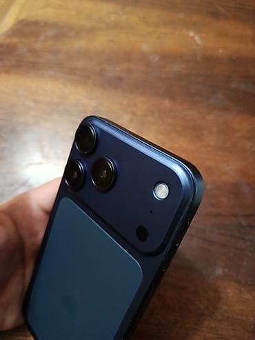 IPhone Xr, Mavi